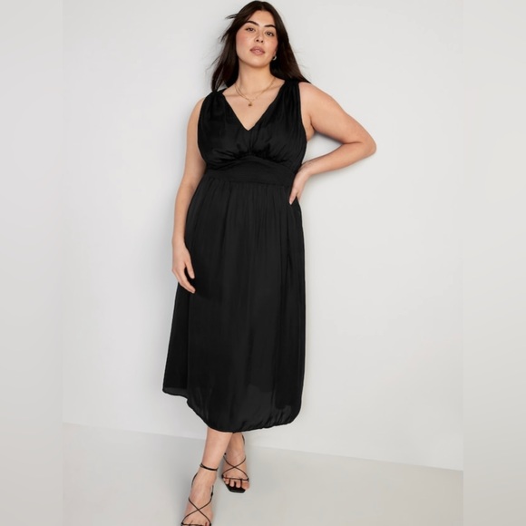 NWT! Black Waist-Defined Tie-Back Satin Maxi Dress - Multiple Sizes 💛 - Picture 6 of 7